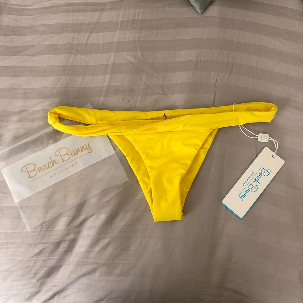 “Beach Bunny” yellow bikini bottoms